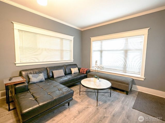 5306 18th Avenue S, Seattle, WA 98108