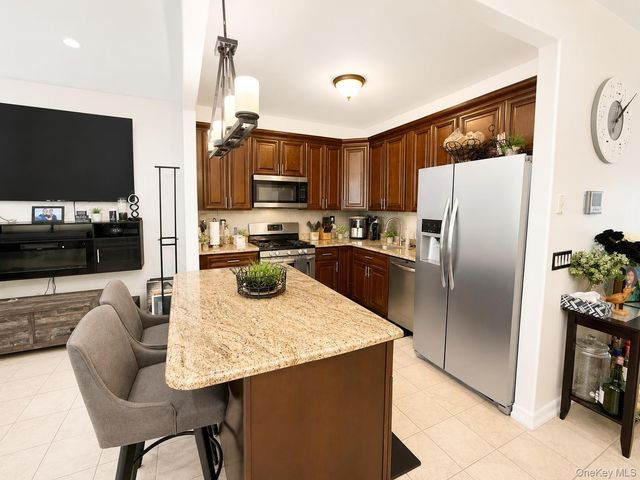 252 Beach Breeze Place, Arverne, NY 11692