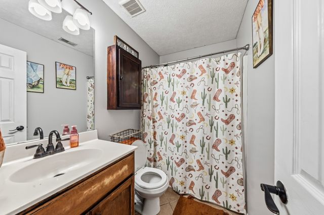 699 Puckett Rd, Watertown, TN 37184