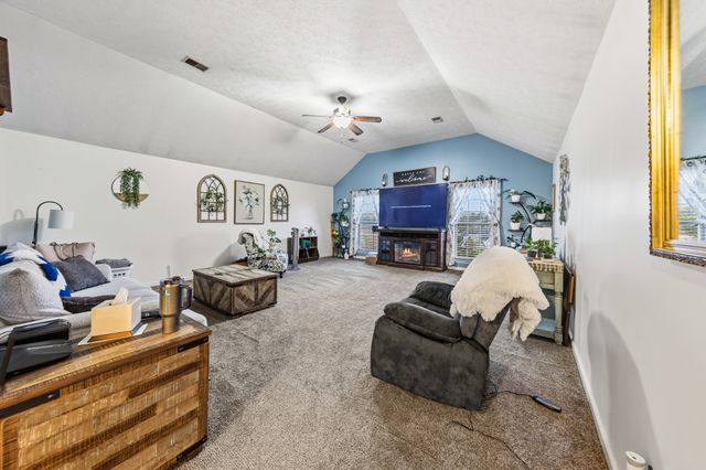 699 Puckett Rd, Watertown, TN 37184