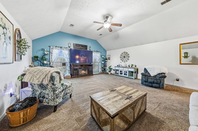 699 Puckett Rd, Watertown, TN 37184