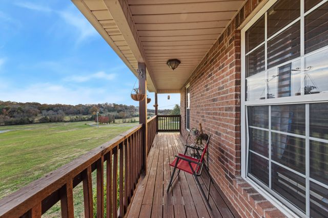 699 Puckett Rd, Watertown, TN 37184