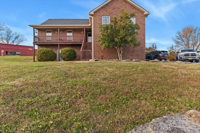 699 Puckett Rd, Watertown, TN 37184