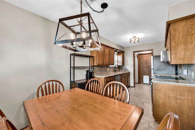 6942 SW Forest Ave, Lawton, OK 73505