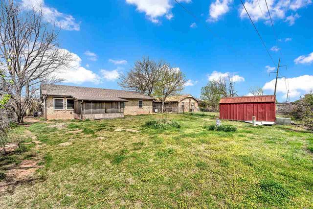 6942 SW Forest Ave, Lawton, OK 73505