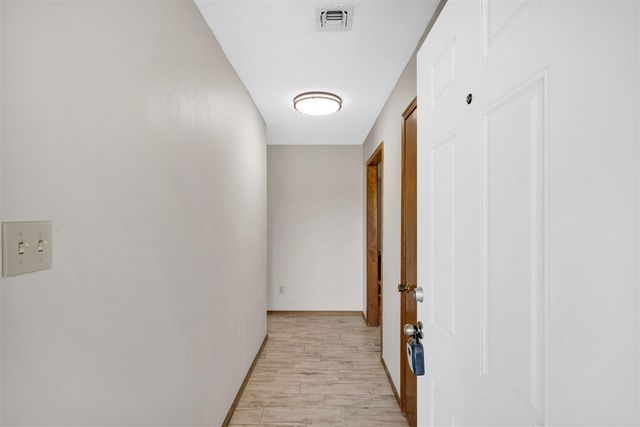 6942 SW Forest Ave, Lawton, OK 73505