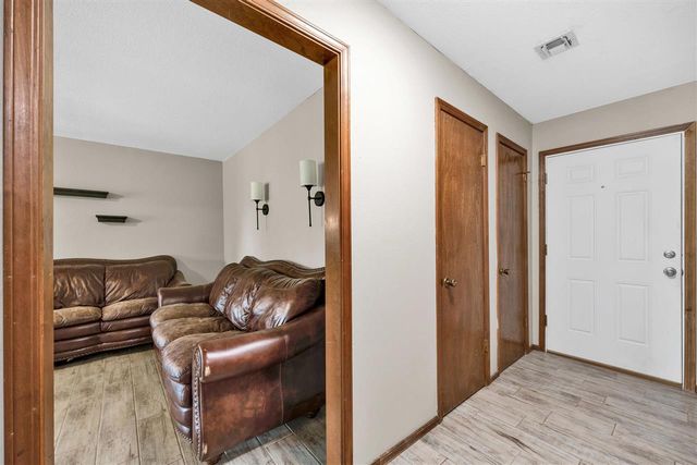 6942 SW Forest Ave, Lawton, OK 73505