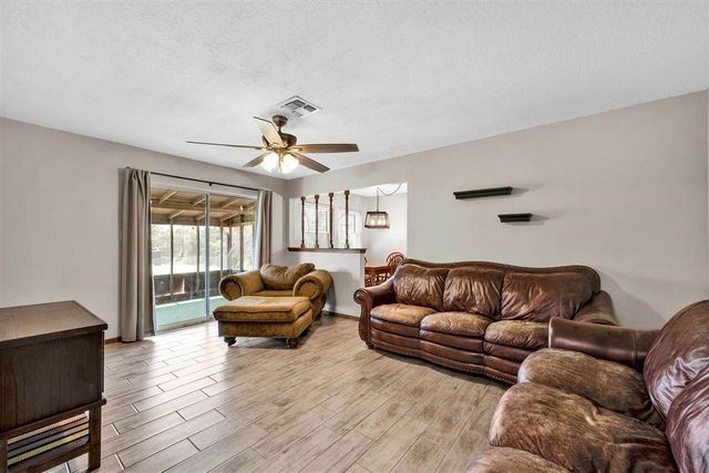 6942 SW Forest Ave, Lawton, OK 73505