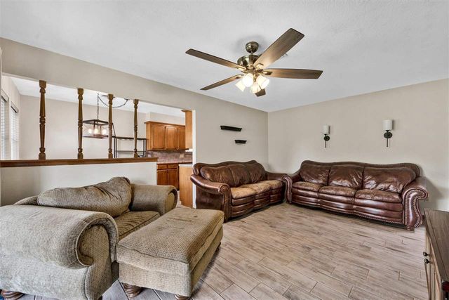 6942 SW Forest Ave, Lawton, OK 73505