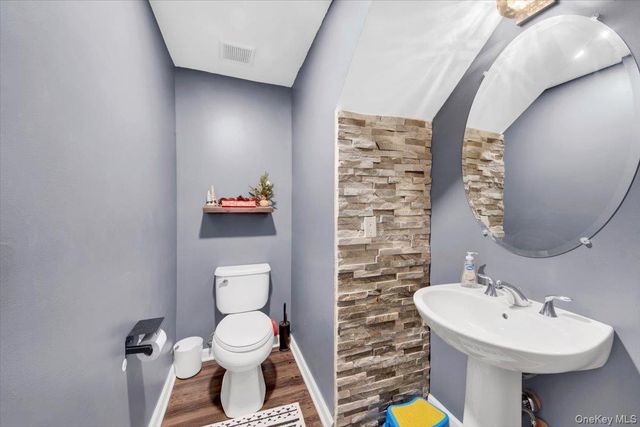 4 Kless Court, Middletown, NY 10940