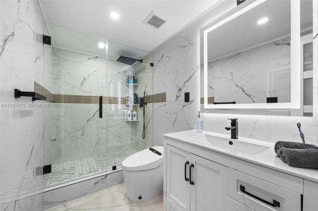 19380 Collins Avenue 826, Sunny Isles Beach, FL 33160