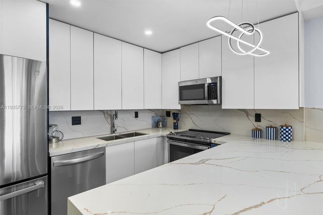 19380 Collins Avenue 826, Sunny Isles Beach, FL 33160