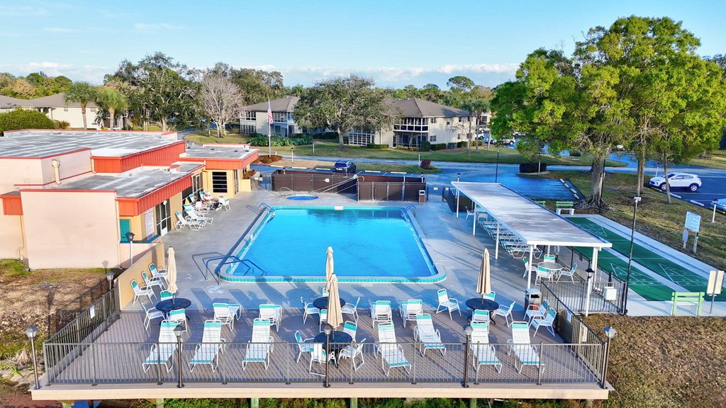 17 Lake Vista Trl Apt 105, Port St Lucie, FL 34952