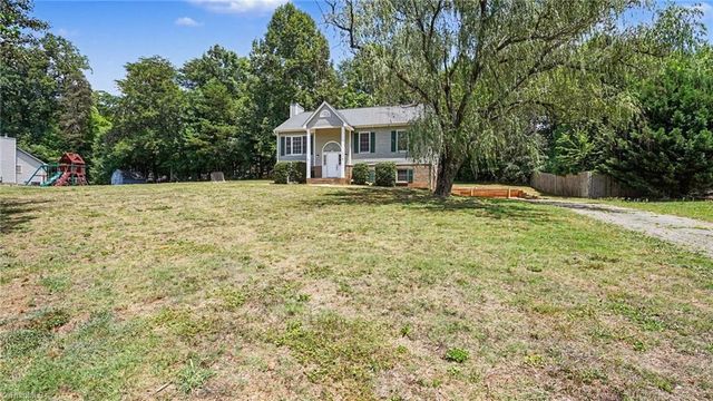 5204 Buckley Forest Trail, Walkertown, NC 27051