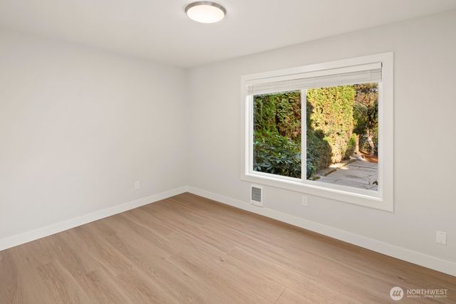 845 Kirkland Way, Kirkland, WA 98033