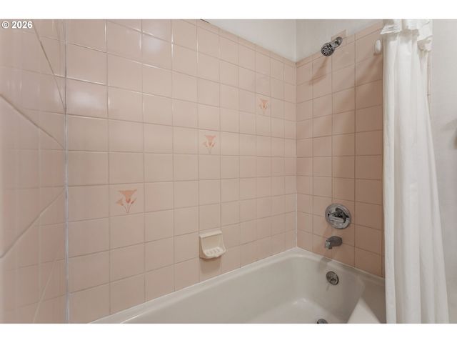 6000 OKLAHOMA Dr, Vancouver, WA 98661
