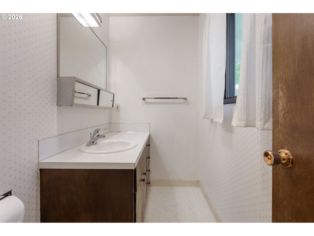 6000 OKLAHOMA Dr, Vancouver, WA 98661