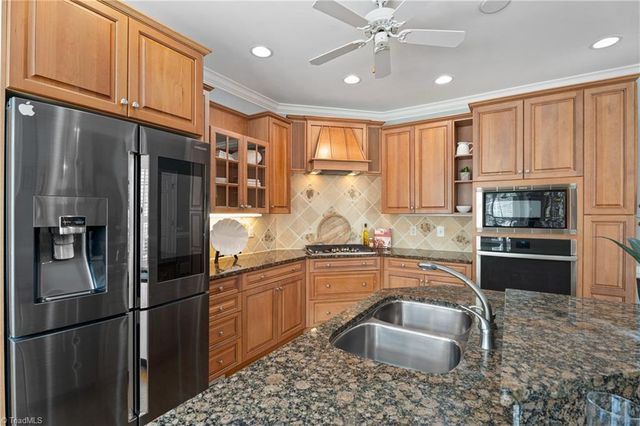 235 Fox Lake Court, Winston-salem, NC 27106