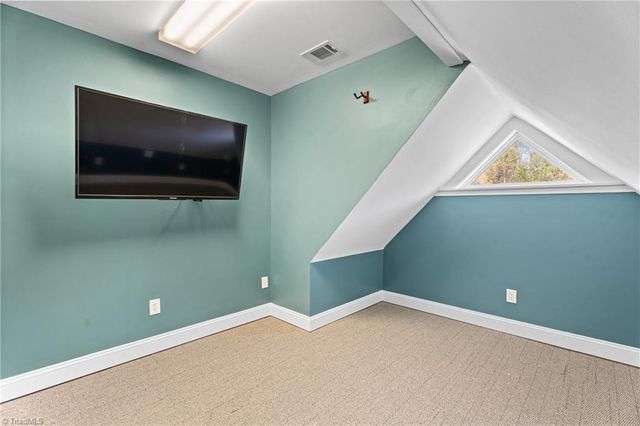 235 Fox Lake Court, Winston-salem, NC 27106
