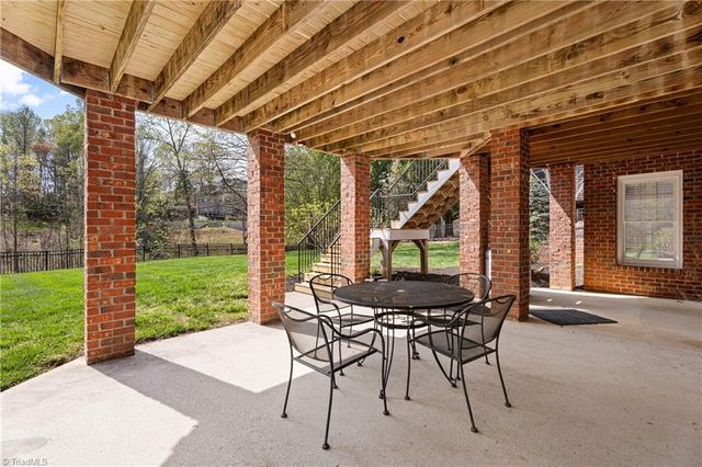 235 Fox Lake Court, Winston-salem, NC 27106