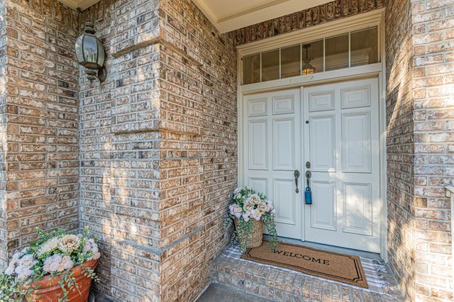 1726 Spring Lake Drive, Arlington, TX 76012