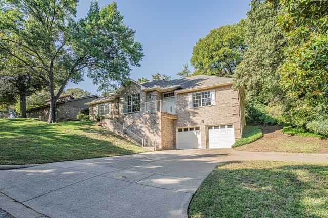 1726 Spring Lake Drive, Arlington, TX 76012