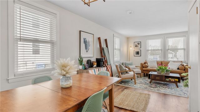 5 Shangri La Lane, Middletown, RI 02842