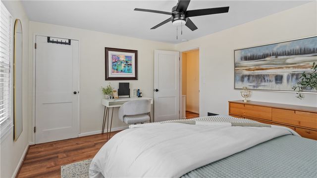 5 Shangri La Lane, Middletown, RI 02842