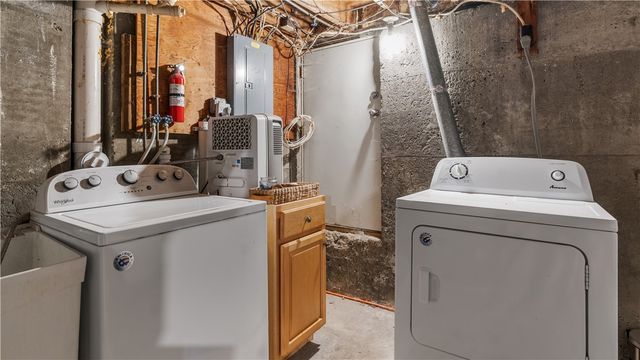 5 Shangri La Lane, Middletown, RI 02842