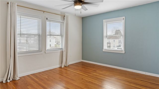 5 Shangri La Lane, Middletown, RI 02842