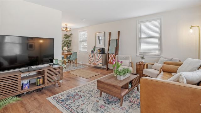 5 Shangri La Lane, Middletown, RI 02842