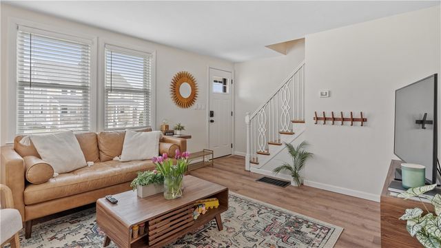 5 Shangri La Lane, Middletown, RI 02842