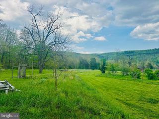 11485 DELRAY RD, Rio, WV 26755