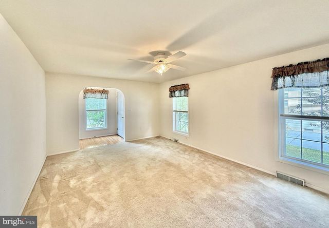 199 PEBBLE BEACH DR, Mays Landing, NJ 08330