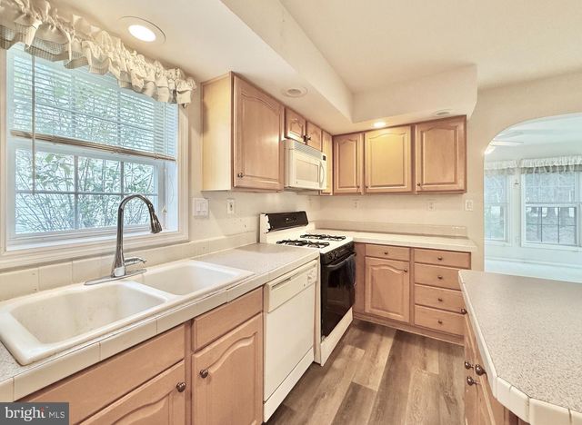 199 PEBBLE BEACH DR, Mays Landing, NJ 08330