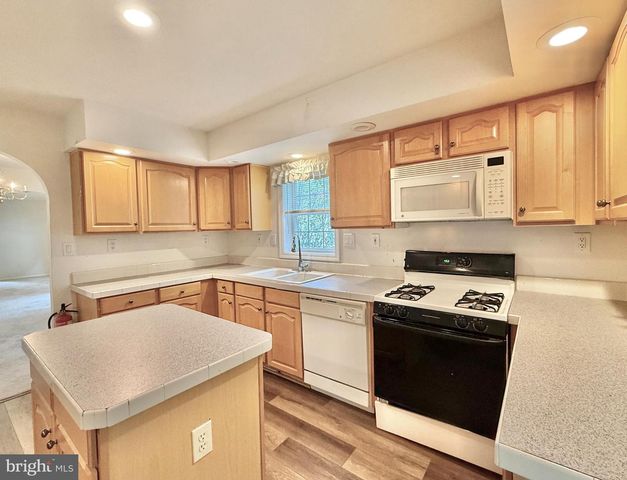 199 PEBBLE BEACH DR, Mays Landing, NJ 08330