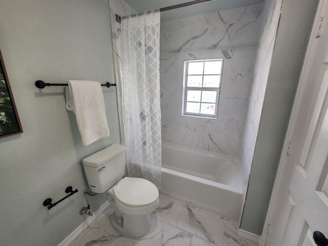 1217 W Nelson Street, Denison, TX 75020