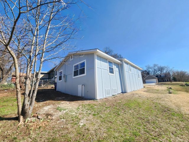 1217 W Nelson Street, Denison, TX 75020