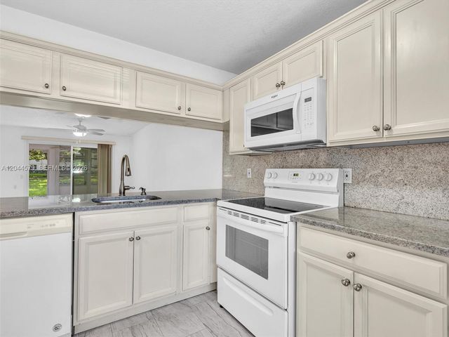 1212 SE Bahama Bend G1, Coconut Creek, FL 33066