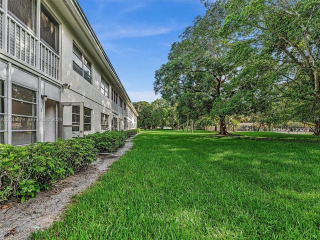 1212 SE Bahama Bend G1, Coconut Creek, FL 33066