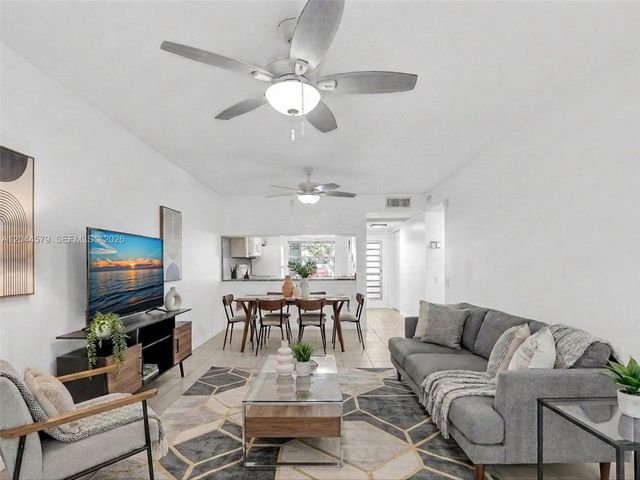 1212 SE Bahama Bend G1, Coconut Creek, FL 33066