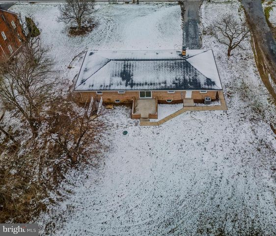 17731 MASON DIXON RD, Hagerstown, MD 21740