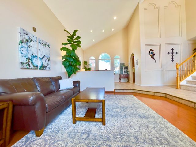 6905 Suerte Place NE, Albuquerque, NM 87113
