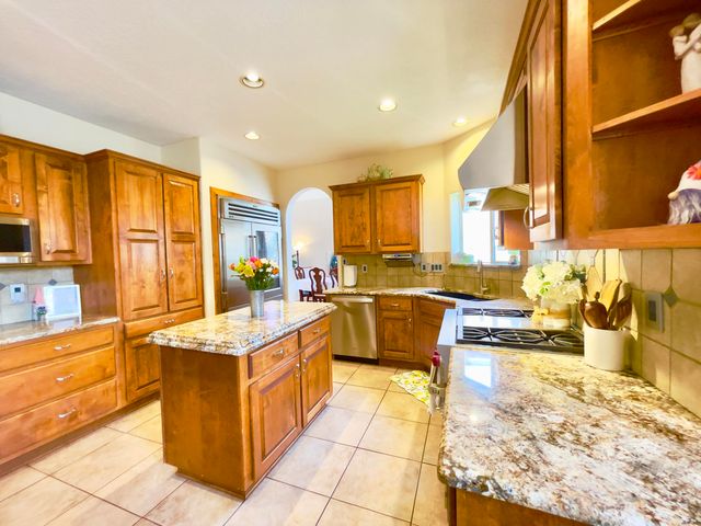 6905 Suerte Place NE, Albuquerque, NM 87113