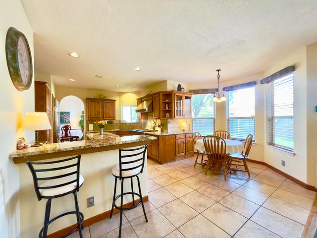 6905 Suerte Place NE, Albuquerque, NM 87113