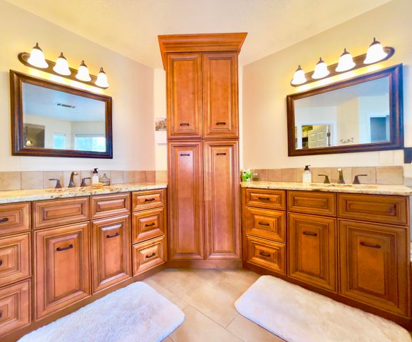 6905 Suerte Place NE, Albuquerque, NM 87113