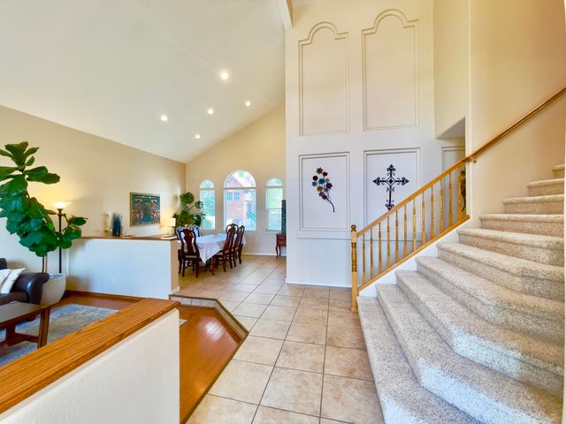 6905 Suerte Place NE, Albuquerque, NM 87113