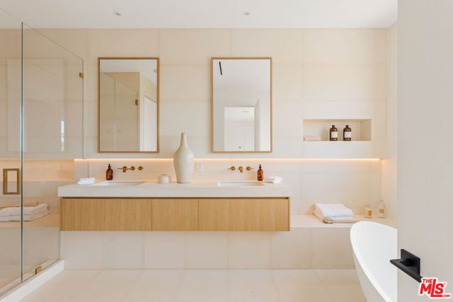1205 Las Lomas Place, Pacific Palisades (los Angeles), CA 90272