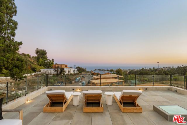 1205 Las Lomas Place, Pacific Palisades (los Angeles), CA 90272