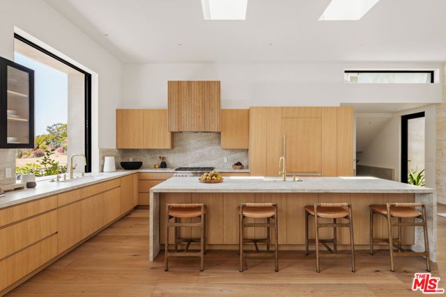 1205 Las Lomas Place, Pacific Palisades (los Angeles), CA 90272